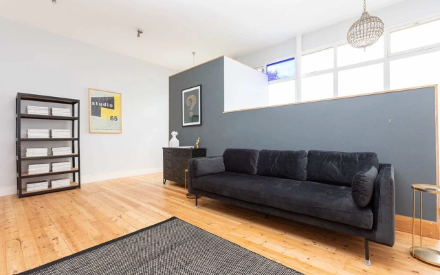 Stylish 2 Bedroom Converted Victorian Storefront