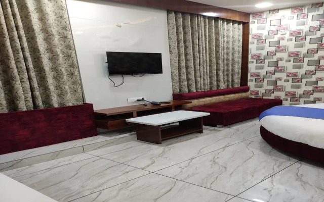 Hotel R R One