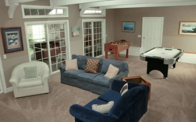 Seaside Manor