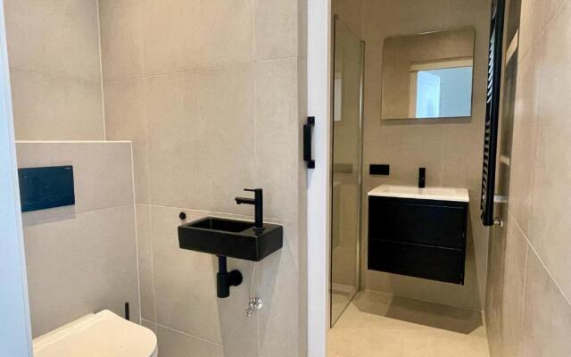 Exclusively 1 Bedroom Serviced Apartment 48m2 -MNL E-