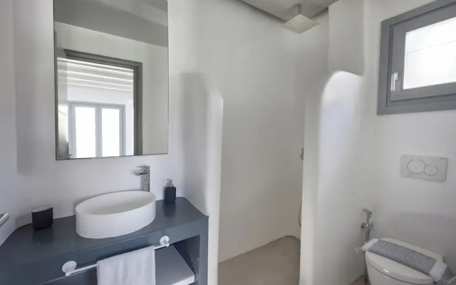 Villa Sapphire 6BR Hot Tub & Pool Ornos