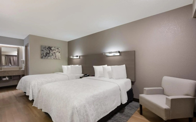 Red Roof Inn PLUS+ Chicago - Naperville