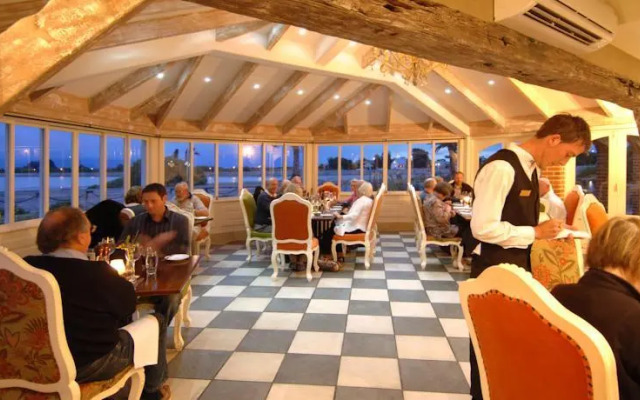 Grand Arden Mercure Monaco Resort