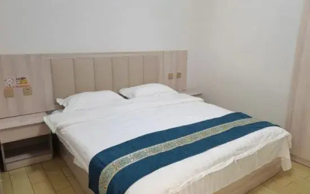 Maitreya Yuxuan Hot Spring Homestay (Huquan Ecological Park Dongdaemun Branch)