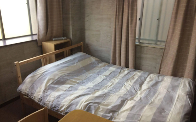 Apollo Budget Weekly near Namba – Guest Rooms – Osaka