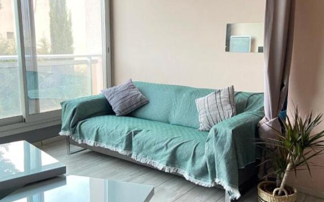 Apt Golfe Juan - 5min des plages - Parking privée - Piscine Rooftop