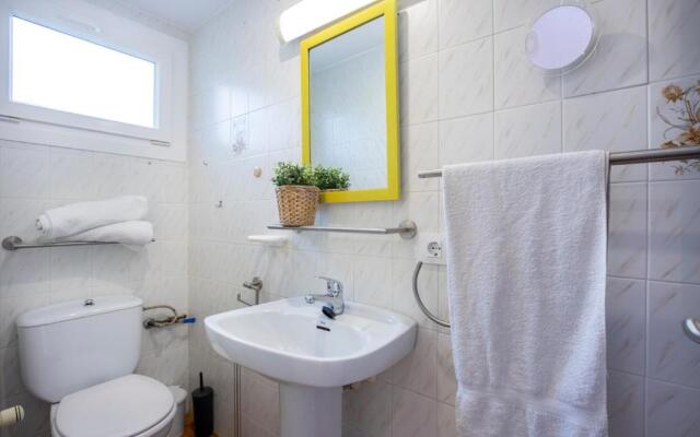 2011 Casa de planta baja con piscina y amarre