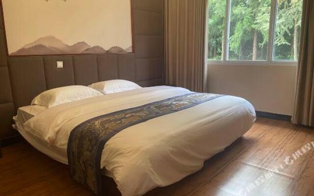 Bifengxia Zeng's Inn