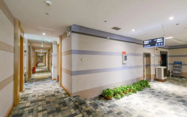 Jiujuke Business Hotel (Urumqi High Speed Railway Station)