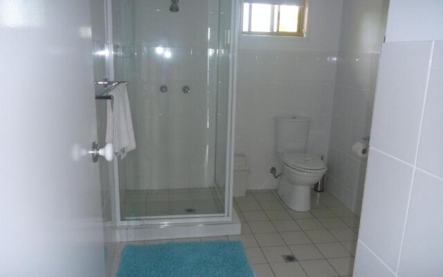 Boyne Island Motel and Villas