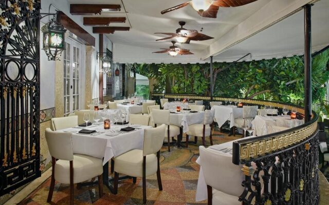 The Villa Casa Casuarina