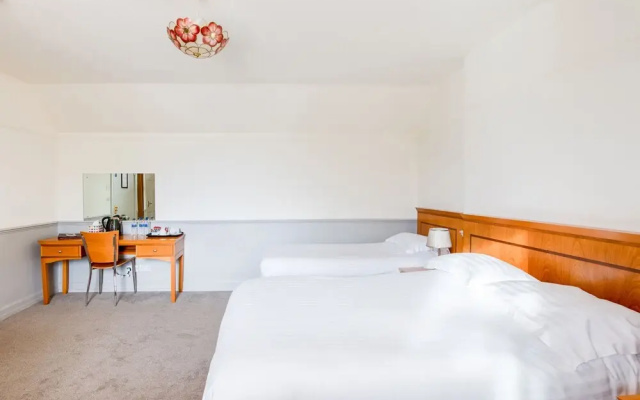 Clovenfords Hotel
