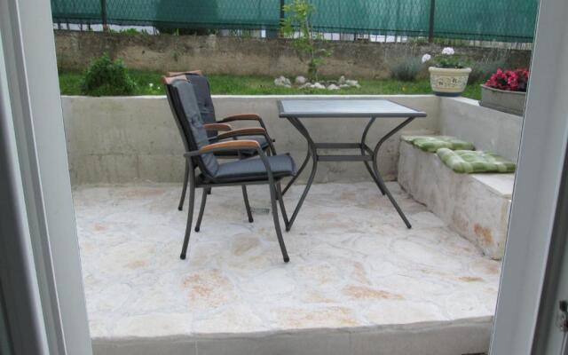 Velin Apartment