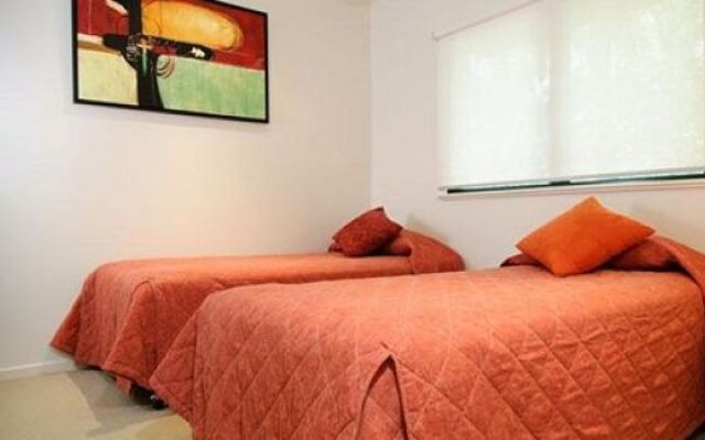 Cairns Beach Holiday Apartment