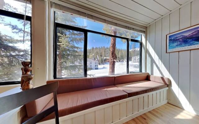 Remodeled 2 Bedroom Condo with Easy Access to Mountain Biking, Swimming, Hiking, Hot Tubs! by RedAwning