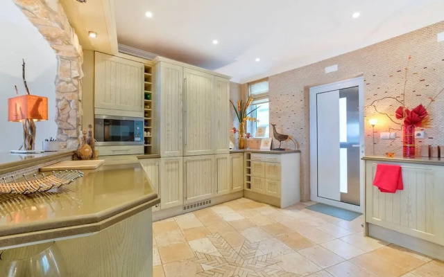 Carvoeiro Bay D Townhouse With Roof Top Jacuzzi