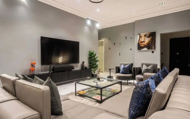 George Residence Parkview