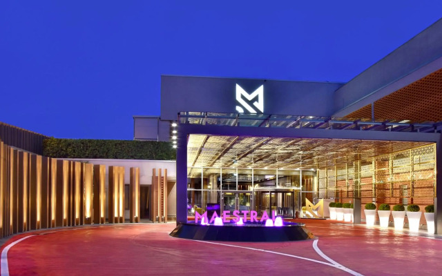 Maestral Resort & Casino