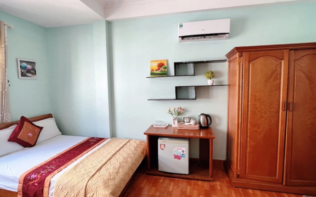 Catba Central Hotel