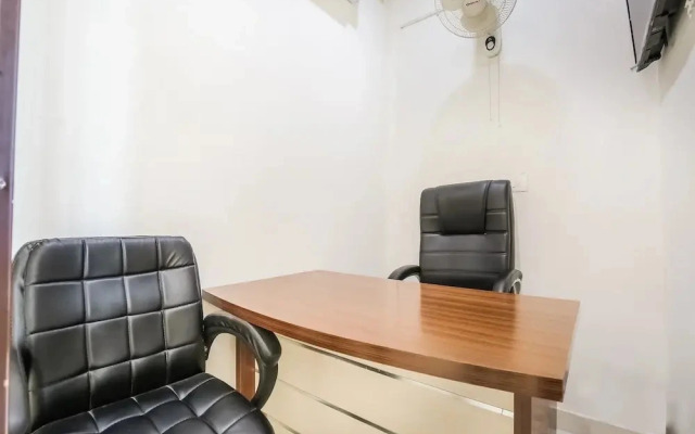 Royal Guest House by OYO Rooms