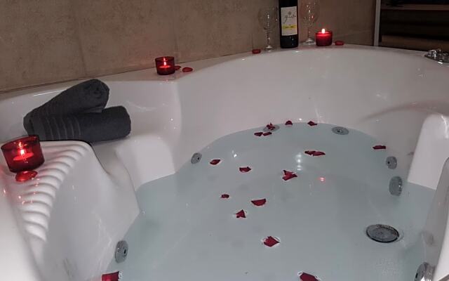 Zimmer Belev HaKikar- Dead sea