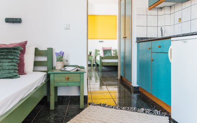 Yiannis Manos Hotel