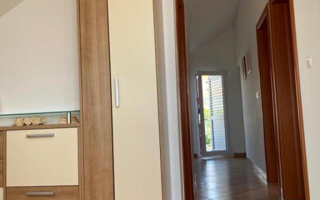 D.O.O. Yury Apartment