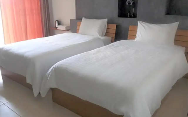 พีลาตุส อพาร์ทเม้นท์ (Pilatus Apartment)