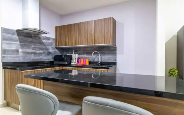 New Centric apt. with pool & jacuzzi