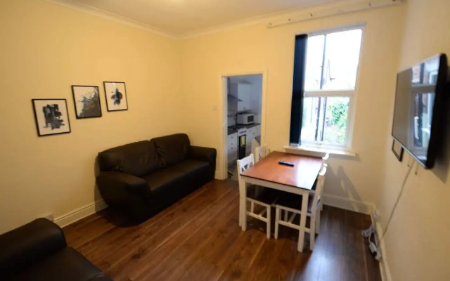Spacious Apartment in Coventry near Belgrade Theatre