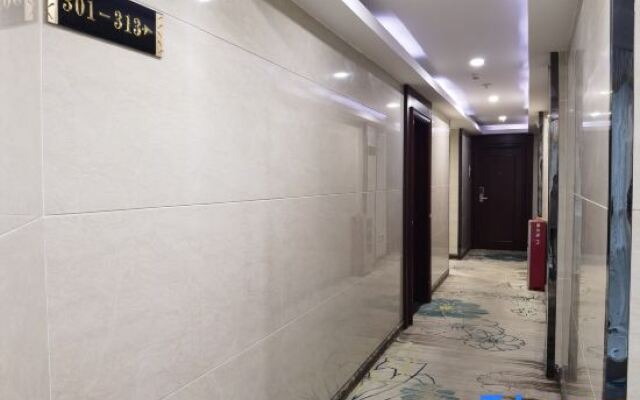 Yunhong Hotel (Guangzhou Railway Station Xicun Subway Station)