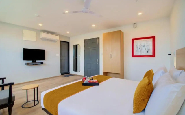 FabHotel Alpha Center