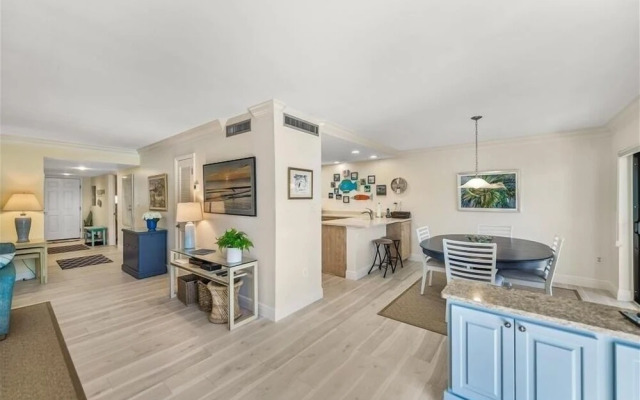 Sea Oats 142 2 Bedroom Home by RedAwning