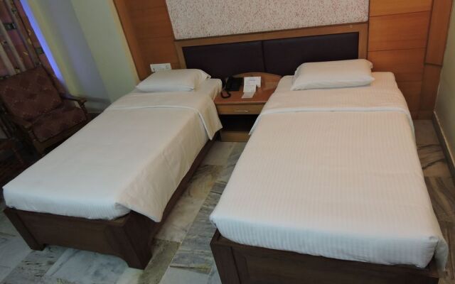 Hotel PLR Grand