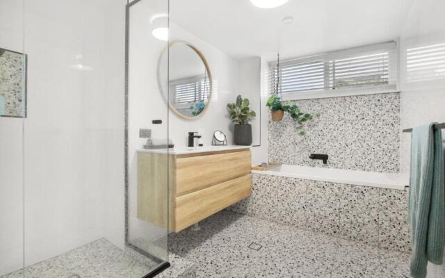 Canberra Heights Unit Two 35 Canberra Tce Kings Beach