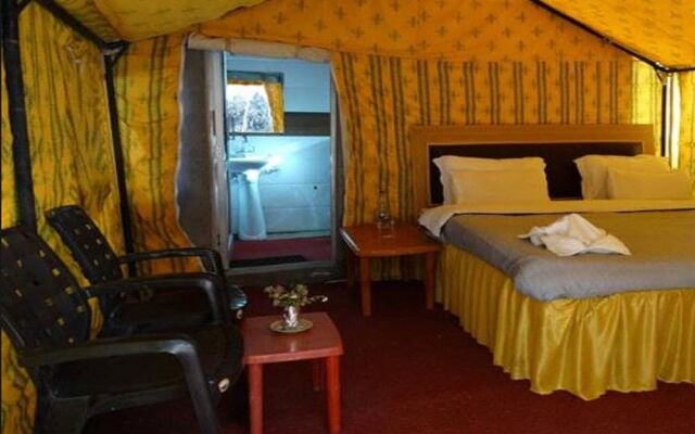 Royal Deluxe Camp