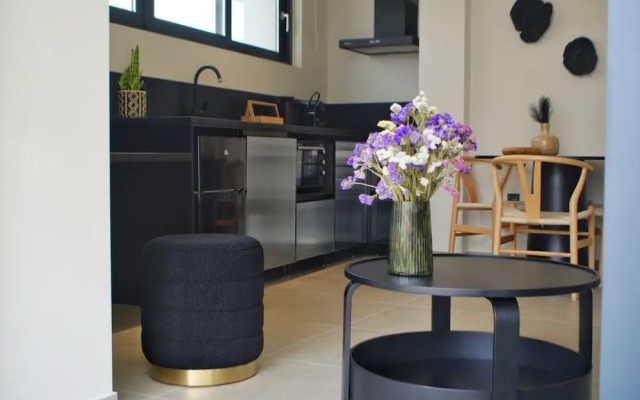 Luaz Suites Volos Center