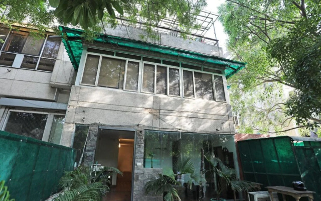 Stay South Plaza By OYO Rooms