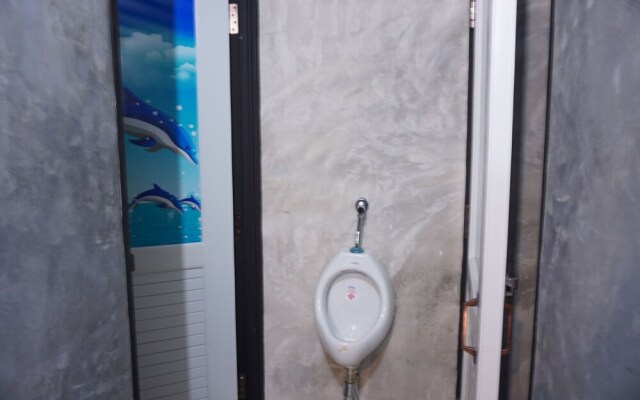 Near Beach Hostel - Adults Only