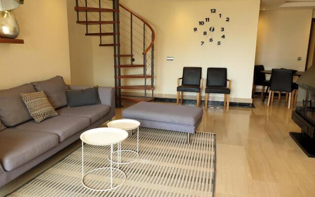 Beach Front Penthouse with Own Pool. BP8B