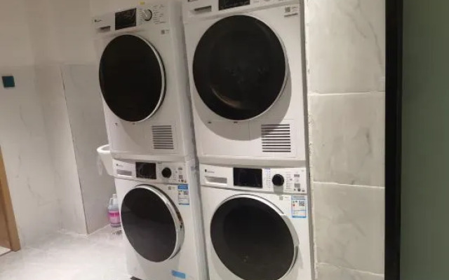 Magnotel Hotel (Shanghai Beiqinggong Road)