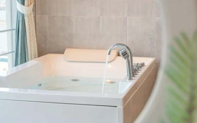 Gangneung Meerbrick Spa Pension