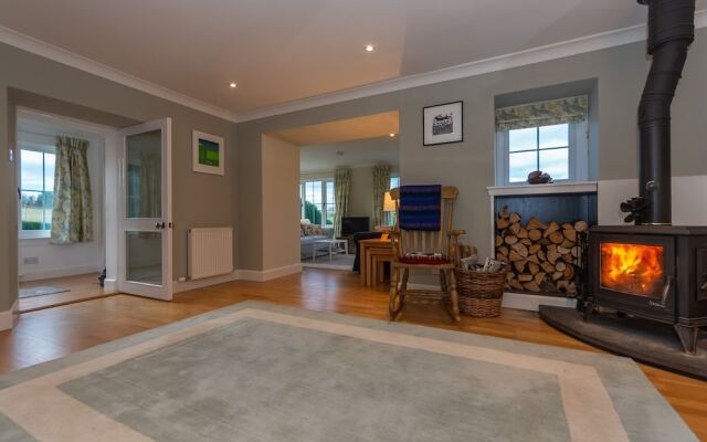 Stunning Farm Steading - 5 Mins to St Andrews