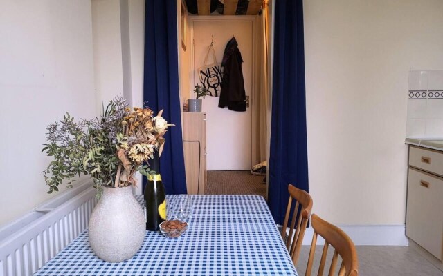 Cosy 1 Bed Flat Hideout in North London