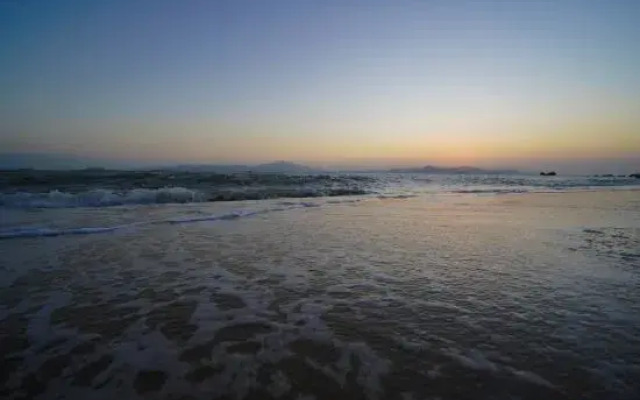 AMOY·Happiness Home Inn (Cozy Retreat Near the Sea, Huandao South Road)