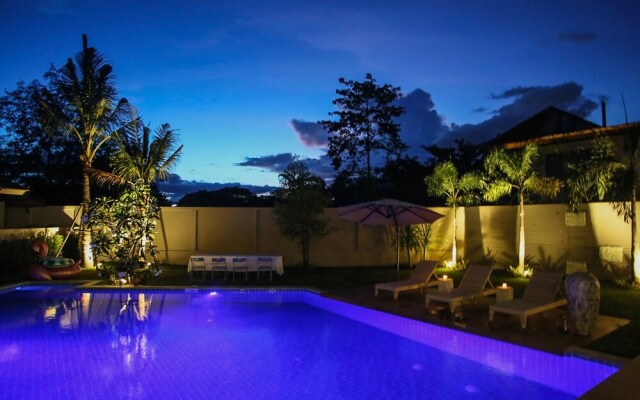 Moin 1617 Poolside Villa