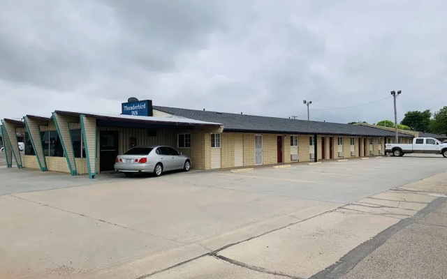 Thunderbird Inn