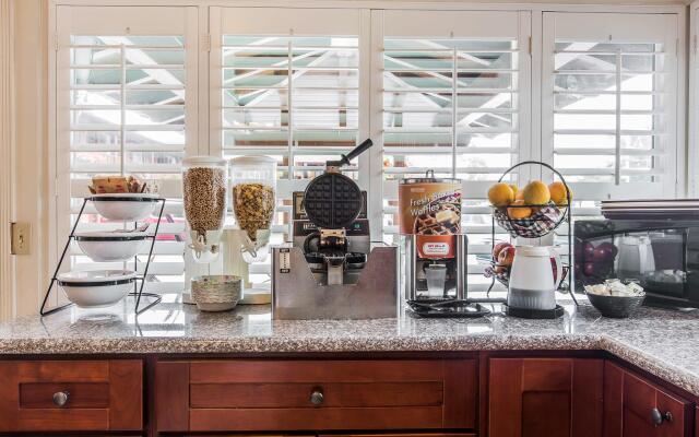 Clarion Collection Wilkie's Inn Pacific Grove - Monterey