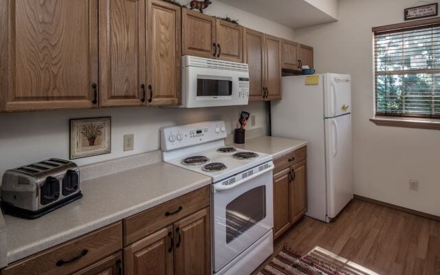 Aviator - Three Bedroom Cabin