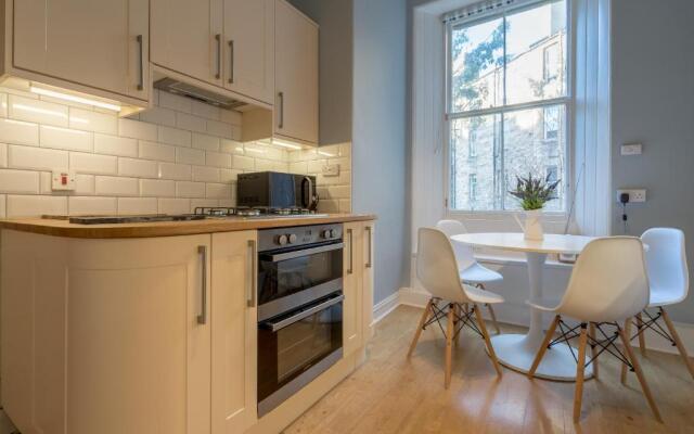 Edinburgh Serviced Apartment